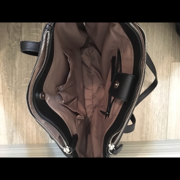 London Fog black tote multiple pockets - Picture 4 of 5